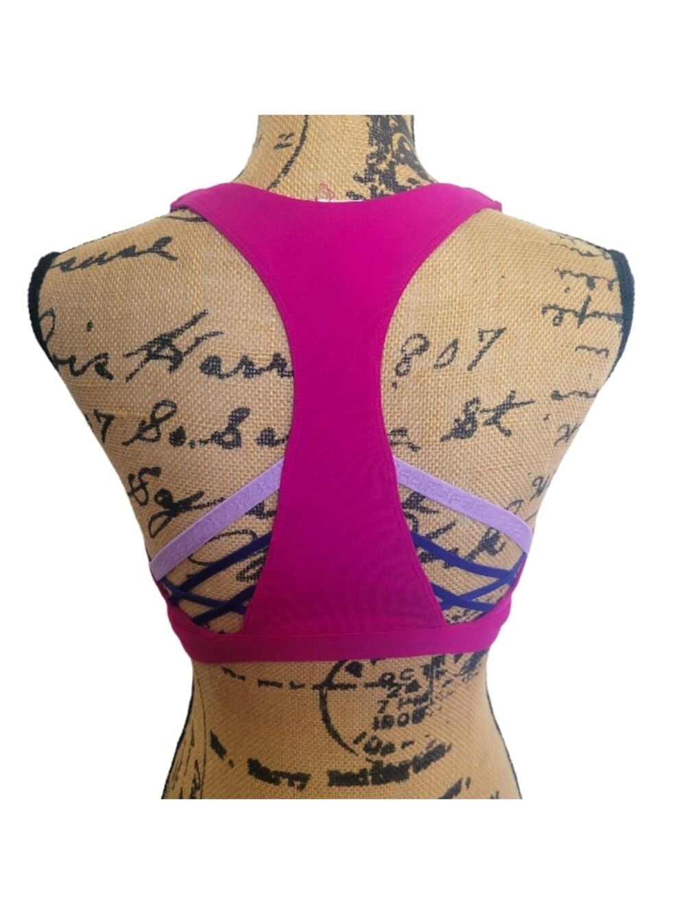 Small Fabletics fuscia pink racerback athletic sports bra removable padding